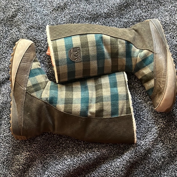 Sorel Shoes - Sorel Mackenzie Plaid Boots msrp180